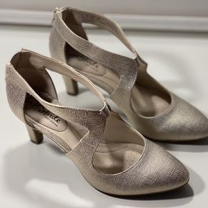 LifeStride Giovanna 2 Women's High Heels (light gold) Size 6.5